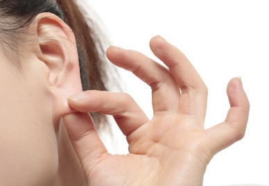 霉菌性中耳炎怎么引起的，如何治？